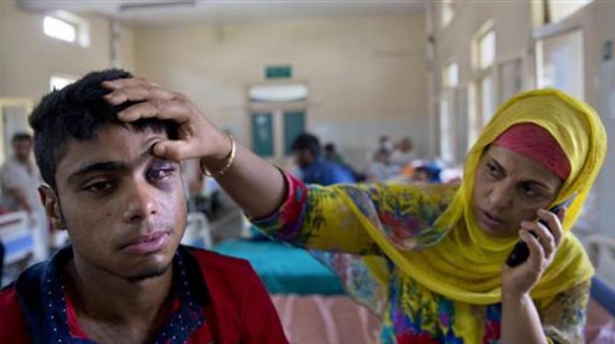 Centre sends eye specialists to Kashmir after Omar’s request for ‘healing touch’